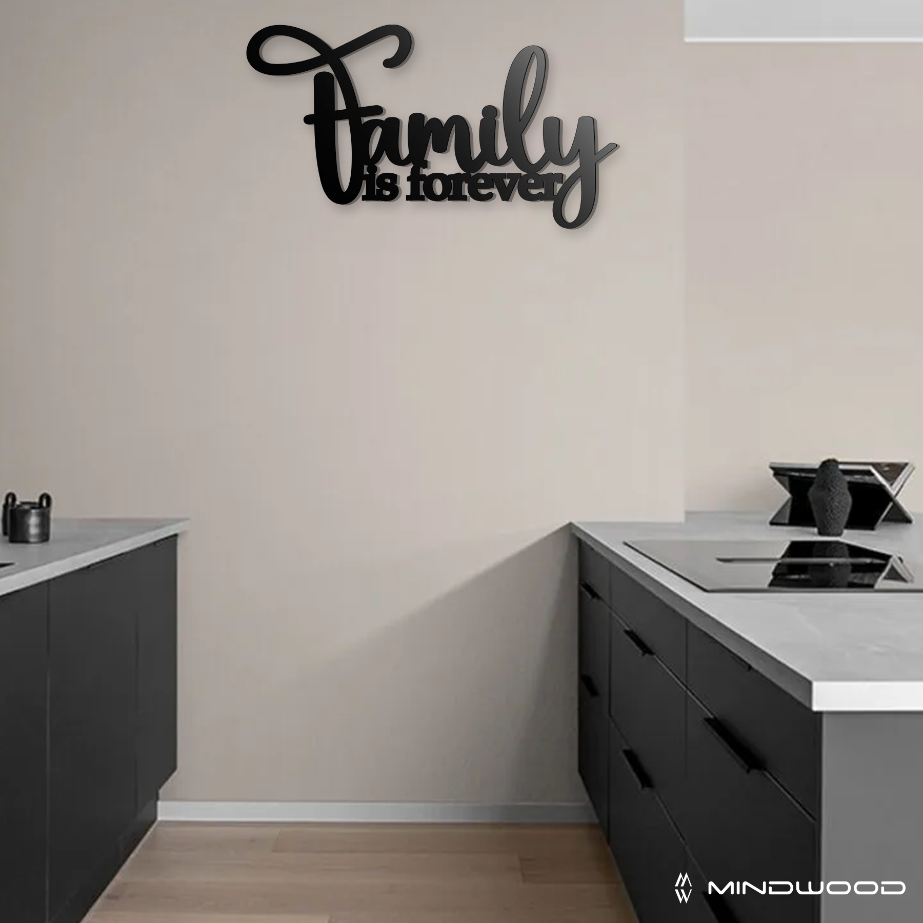 Scritta in Legno Family is Forever