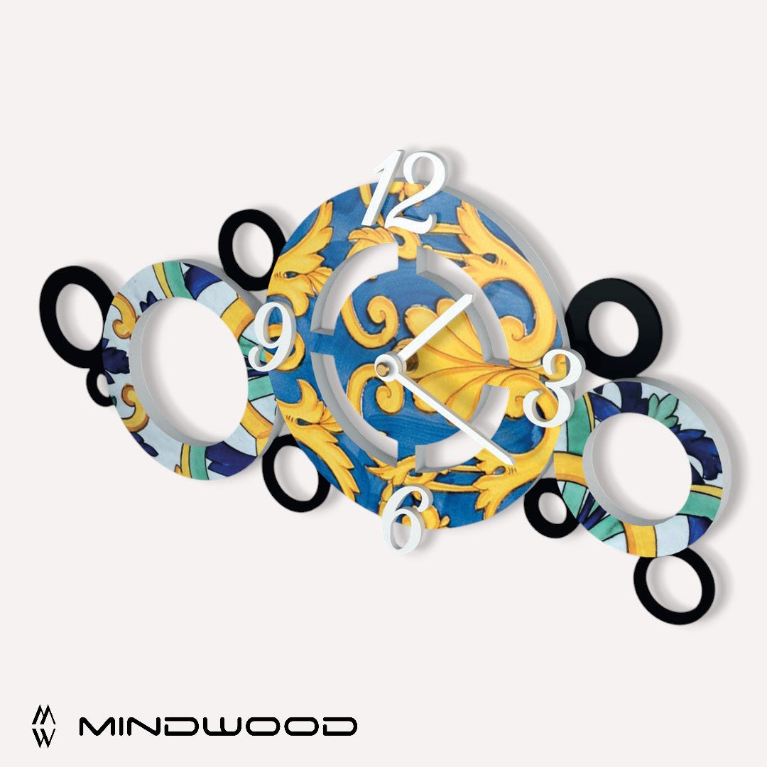 Fantasie-Wanduhr