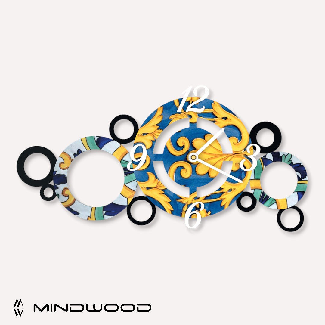 Fantasie-Wanduhr